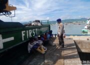 Sat Polairud Polres Bima Kota Gelar Patroli Dialogis dengan Buruh Pelabuhan Bima dan Sape
