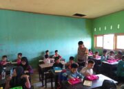 Polres Loteng Kawal Pendistribusian Makan Bergizi Gratis di Kecamatan Pringgarata