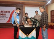 Polres Loteng Gelar Panandatanganan Pakta Integritas Penerimaan Polri Tahun 2025