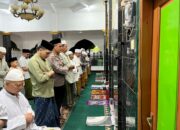 Kehangatan Tarawih Keliling: Polsek Kediri Berbaur dengan Jamaah