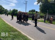 Bhabinkamtibmas Desa Sabedo Kawal Prosesi Pemakaman Warga Binaannya