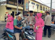 Polres Dompu Tebar Keberkahan Ramadhan: Berbagi Takjil untuk Masyarakat