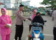 Polsek Kempo dan Bhayangkari Ranting Kempo Berbagi Takjil, Sebuah Sentuhan Kasih di Bulan Suci