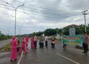 Berburu Berkah Ramadhan, Polsek Poto Tano Bagikan Takjil kepada Pengguna Jalan