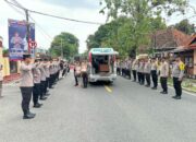 Kapolres Sumbawa Dan Anggota Berikan Penghormatan Terakhir Hantar Kepergian Jenazah AKP I Dewa Putu Alit Ariana