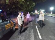Aksi Humanis Polisi di Gerung Jaga Malam Aman