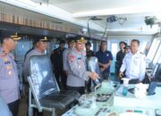 Pastikan Arus Balik Aman, Kapolres Sumbawa Barat Tinjau Kapal Penyeberangan di Pelabuhan Poto Tano