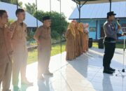 Jadi Pembina Upacara,Personel Polsek Labuhan Badas Tekankan Disiplin & Hindari Kenakalan Remaja