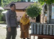 Bhabinkamtibmas Polres Bima Kota Bantu Pendistribusian Makan Bergizi Gratis (MBG) di Kecamatan Asakota
