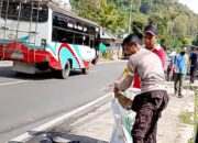 Jumat Bersih di Desa Kareke, Sinergi Polri dan Pemdes Bangun Lingkungan Sehat