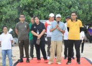 Perkuat Sinergi, Polres Loteng Bersama TNI Dan Pemda Lombok Tengah Gelar Senam Bersama di Pantai Aan.