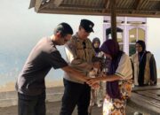 Polisi Peduli: Polsek Lembar Ringankan Hidup Lansia di Kecamatan Lembar