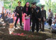 Kapolres Sumbawa Barat Pimpin Upacara Pemakaman AKP Sadri, PS. Kabag SDM Polres Sumbawa Barat