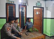 Anggota Jaga SPKT Polsek Jereweh Laksanakan Patroli Dialogis, Wujudkan Kamtibmas Kondusif di Desa Belo
