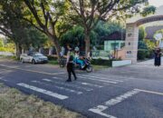 Rawan Pagi, Polsek Poto Tano Hadir Jaga Keamanan di Sekitar SMAN 1 Poto Tano