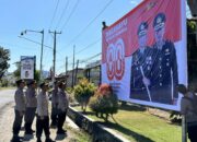 Semarakkan HUT ke-80 RI, Polres Sumbawa Barat Pasang Spanduk Ucapan