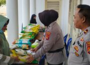 Polres Lombok Barat dan BULOG Gelar Gerakan Pangan Murah di Telagawaru