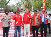 Polres Sumbawa Ikut Serta Pawai Alegoris Meriahkan HUT ke-80 RI di Sumbawa, Ajak Masyarakat Jaga Semangat Kebersamaan