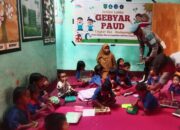 Pastikan Pendistribusian MBG Tepat Sasaran Bagi 6.446 Pelajar dan 447 Kelompok B3 , Polsek Madapangga Berlakukan Pengawalan Ketat