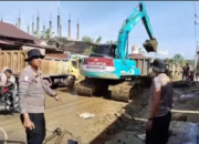 Gotong Royong Berkelanjutan, Polres Aceh Selatan Normalisasi Sungai dan Saluran Air Pascabanjir Trumon Tengah