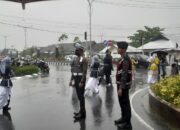 Meski Diguyur Hujan, Personel Polres Sumbawa Barat tetap Profesional amankan Jalannya Kegiatan.