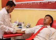 Polres Dompu melaksanakan kegiatan donor darah serentak dalam rangka memperingati Hari Jadi ke-74 Humas Polri Tahun 2025 dengan mengusung tema “Polisi Humanis Harapan Masyarakat”