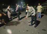 Personel Polsek Madapangga Evakuasi Korban Kecelakaan Lalulintas Ganda di Desa Bolo