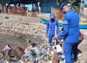 Peduli Lingkungan Pesisir, Polairud Polda NTB Bersama TNI AL dan Instansi Terkait Bersihkan Pantai Pelabuhan Sape