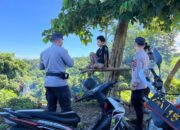 Dukung Ketahanan Pangan Nasional, BKTM Polsek Tambora dan Anggota Bakomsus Satbinmas Polres Bima Cek Pertumbuhan Jagung di Desa Labuhan Kananga