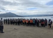 Polres Sumbawa Barat Bersinergi Bersihkan wilayah Pesisir Pantai