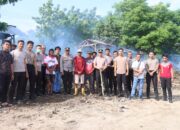 Tindak Lanjuti Instruksi Presiden RI, Personel Polres Bima Kerja Bakti Bersihkan Pantai Kalaki