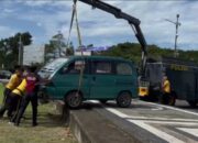 Quick Response Patroli Unit Gasum Dit Samapta Polda NTB Evakuasi Korban Lakalantas di Bundaran Gerung