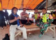 Personel Polsubsektor Wilamaci, Laksanakan Pengamanan Wisata di Pantai Wane