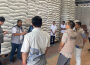 Pastikan Stok Aman Jelang HBKN 2026, Dirreskrimsus Polda NTB Cek Langsung Gudang Bulog
