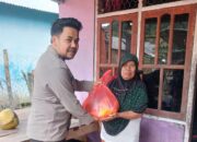 Tebar Kebahagiaan di Bulan Suci Ramadhan Dengan Berbagi, Bhabinkamtibmas Polsek Woha Salurkan Sembako