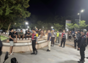 Personel Gabungan TNI-Polri Intensifkan Patroli Mobile di Pusat Keramaian Kota Sumbawa