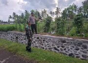 Bhabinkamtibmas Desa Masbagik Selatan Laksanakan Cek Lahan P2B di Dusun Peresak Selatan