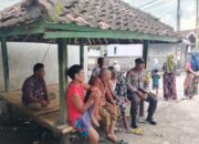BHABINKAMTIBMAS DESA LABUHAN HAJI SAMBANG WARGA, AJAK JAGA KAMTIBMAS DAN DUKUNG KETAHANAN PANGAN