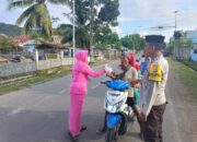 Ramadhan Penuh Berkah, Polsek Pajo Berbagi 250 Takjil untuk Pengguna Jalan