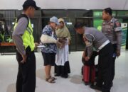 Sat Lantas Polres Sumbawa Fasilitasi Perdamaian dan Kawal Kepulangan WNA Rusia Korban Laka Lantas