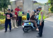 Aksi Humanis Polres Lombok Barat Jaga Kelancaran Berbagi Takjil di Dasan Geres Saat Ngabuburit Ramadan