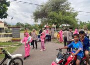 Ramadan Penuh Berkah, Polsek Kilo dan Bhayangkari Berbagi Takjil di Depan Mako