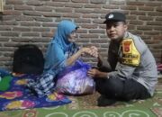 Hadirkan Seuntai Senyuman dan Harapan Bhabinkamtibmas Polsek Woha Berbagi Sembako Kepada Lansia