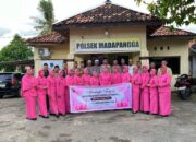 Meraih Berkah Dalam Kebersamaan, Polsek Madapangga Bersama Bhayangkari Bagikan Takjil Berbuka Puasa