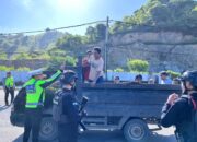 Personel Ops Ketupat Rinjani 2026 Laksanakan Pengaturan Lalu Lintas dan Teguran Humanis di Pos Pam Amahami