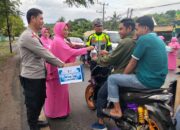 Wujud Kedekatan Polri dan Masyarakat, Polsek KP3 Bandara SMS Bagikan Ratusan Paket Takjil Berbuka Puasa