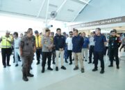 Jelang Lebaran, Kapolda NTB Bersama Forkopimda Tinjau Pergerakan Penumpang di Bandara Internasional ZAM