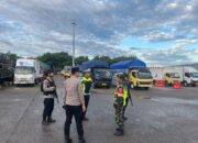 Situasi Terkini di Pelabuhan Kayangan, Personel Pos Terpadu Kayangan Polres Lombok Timur Pantau Arus Mudik