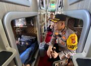 Kapolres Bima Kota Tinjau Terminal Dara, Cek Kondisi Bus dan Berinteraksi dengan Pemudik
