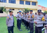 Tingkatkan Kedisiplinan, Wakapolres Sumbawa Cek Kelengkapan Perorangan Bhabinkamtibmas